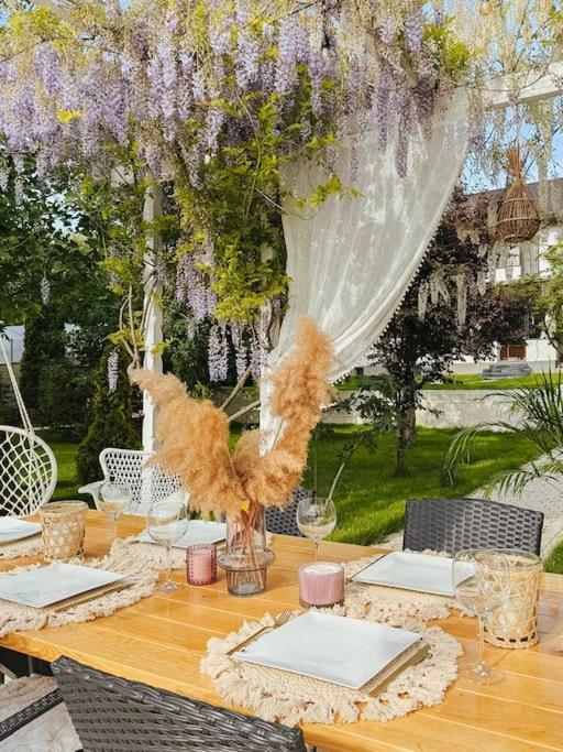 Therme - Corbeanca By The Lake Luxury Villa Ngoại thất bức ảnh