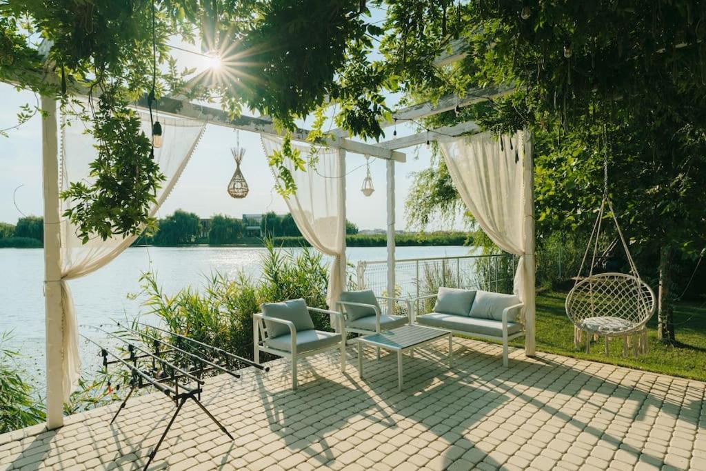 Therme - Corbeanca By The Lake Luxury Villa Ngoại thất bức ảnh